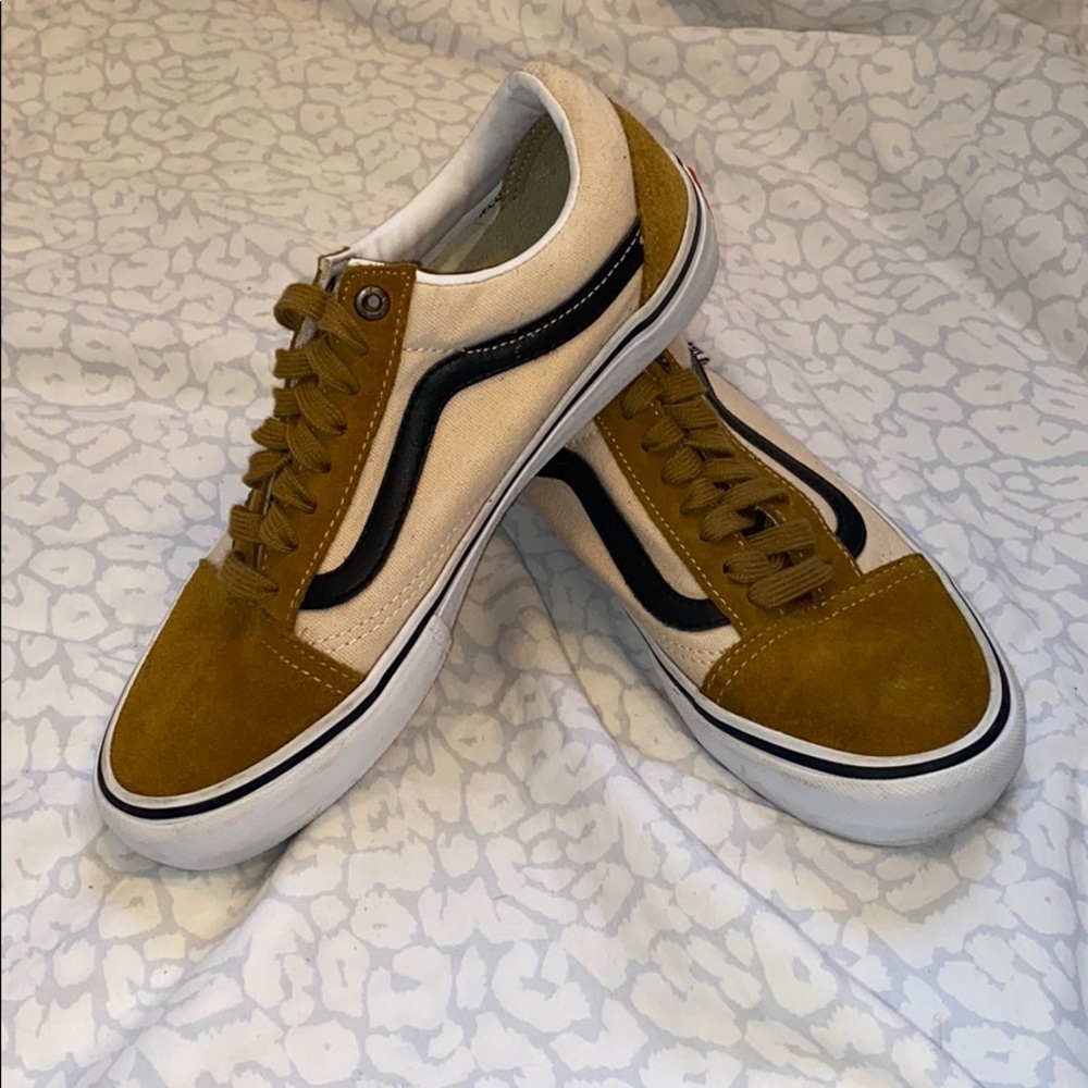 Neutral Vans - Picture 2 of 4